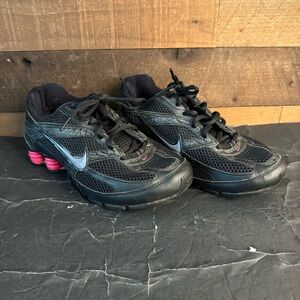 Vintage Nike Shoes‎ Shox Black And Pink Women’s Size 8.5 Athletic Trainer Y2k